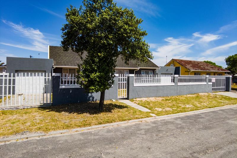 3 Bedroom Property for Sale in Belhar Western Cape